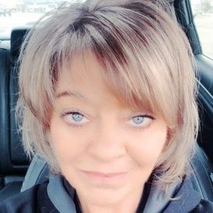 Meet your Posher, Laurie